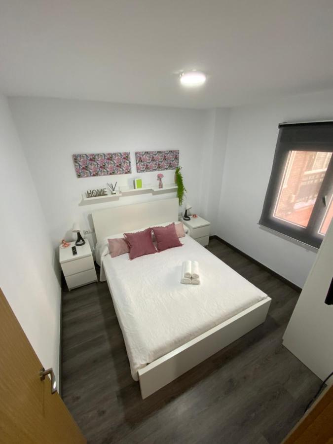 Reyna Apartamentos Malaga Exterior photo